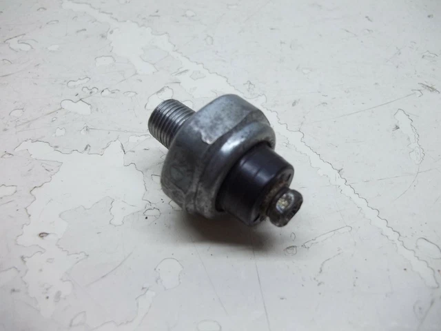 sonde de pression d'huile de Honda vfr 750 an 1988 rc24