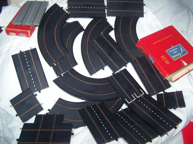 21 pieces Tri-ang Minic Motorway Track straights / curves etc used condition