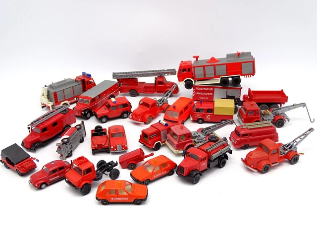 LOT DE 3 POMPE A INCENDIE/3 MODELES DISPO POUR DECORATION TRAIN HO 1/87
