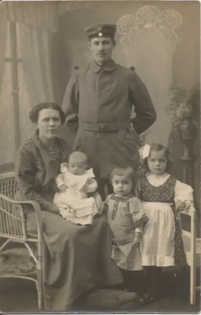 Fotokarte 1.WK - Soldat mit Familie