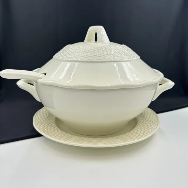 MIKASA Country Manor Saffron Tureen, Lid, Ladle And Underplate MADE IN ITALY