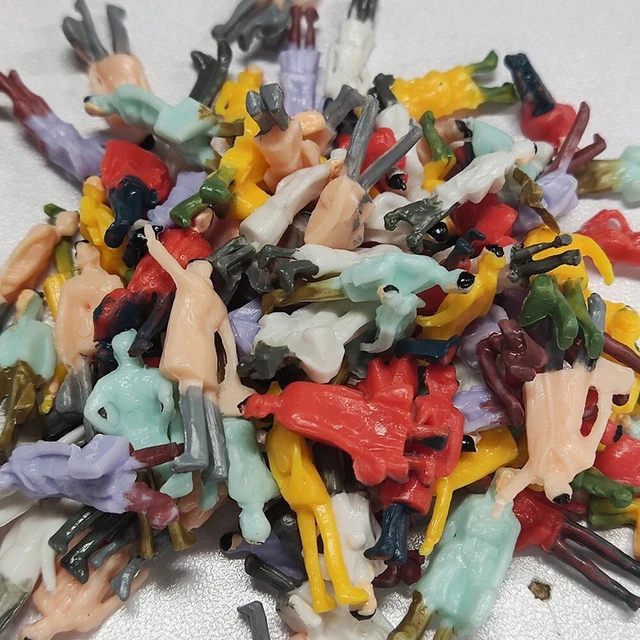 Evemodel Lot de 48 figurines de train assis à l'échelle G 1:25 - Personnes assises peintes - 4 poses