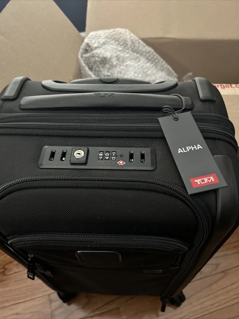 Tumi Alpha 3, 22" Expandable 4 Wheeled Carry-On - Black (1171541041) 2