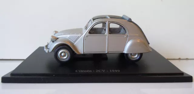 CITROËN 2CV de 1949 - UNIVERSAL HOBBIES PRESSE - 1/43