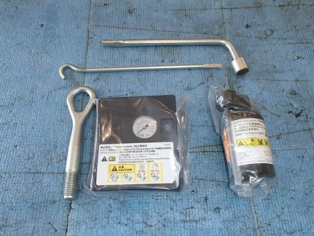 NISSAN Note 2019 DBA-E12 Kit attrezzi * [usato] [PA46595648]