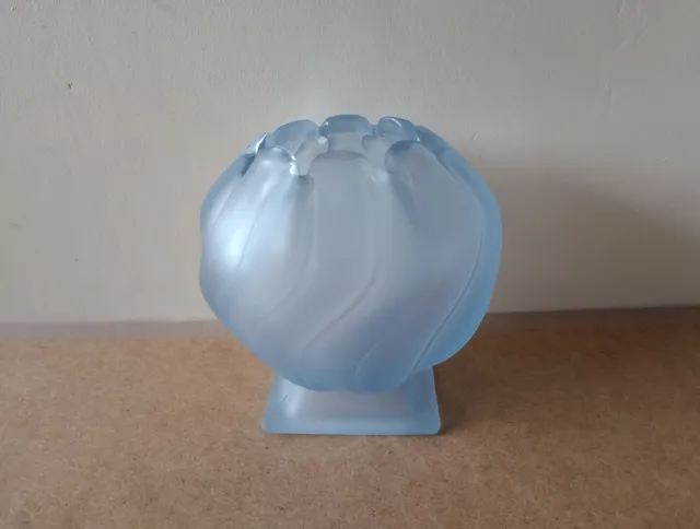 Vintage Bagley #3061 Art Deco 1930s Frosted Light Blue Equinox Posy Vase - 5"