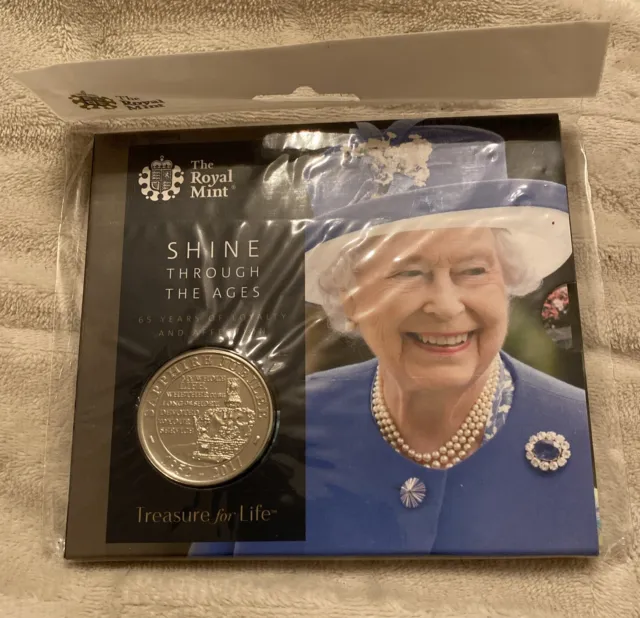 Royal Mint 2017 £5 BU Coin Celebrating The Queens Sapphire Jubilee