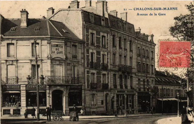CPA CHALONS-sur-MARNE - Avenue de la Gare (742314)
