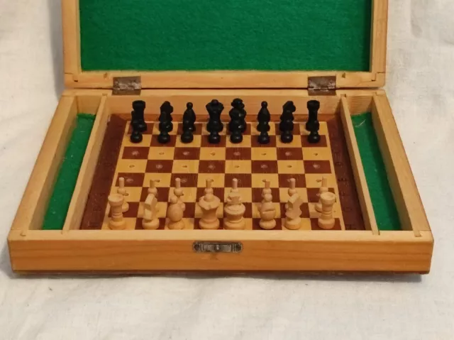 Altes Reise Schach Spiel in Schachtel -DDR oder älter gebraucht Holz