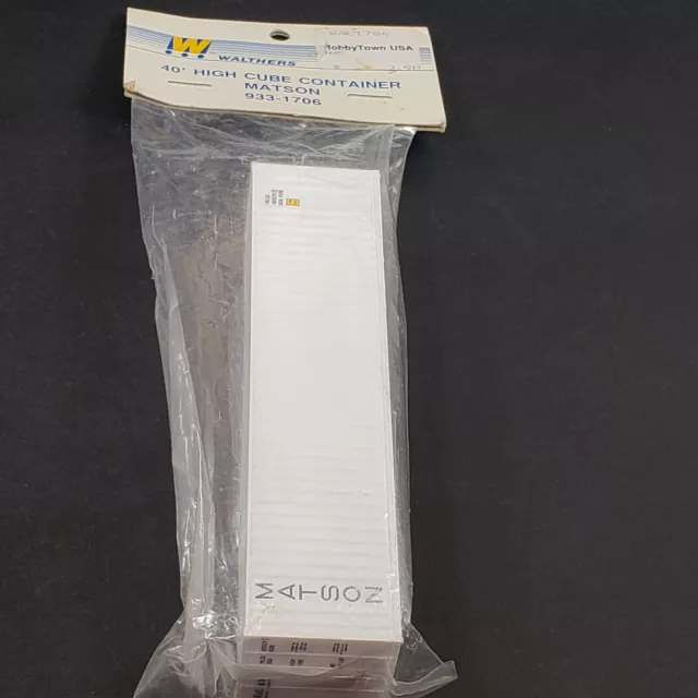 Walthers HO Scale  40' Hi Cube Corrugated Container w/Flat Roof - Matson 