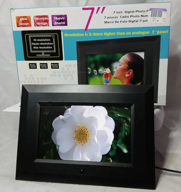 Sungale CD705 7" Digital Picture Frame WIDE SCREEN