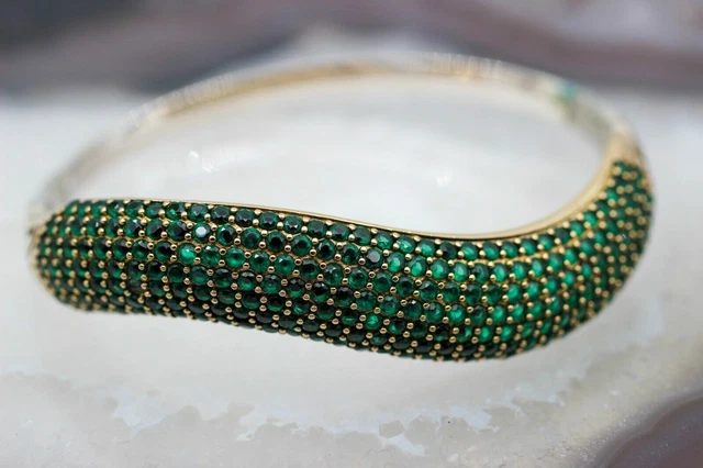 Bracelet pour femme émeraude fait à la main avec manchette en argent...