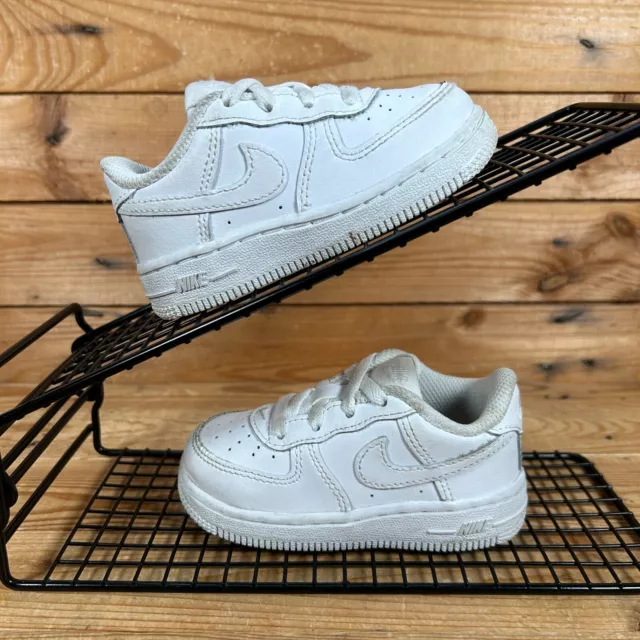 Nike bianche neonato hotsell