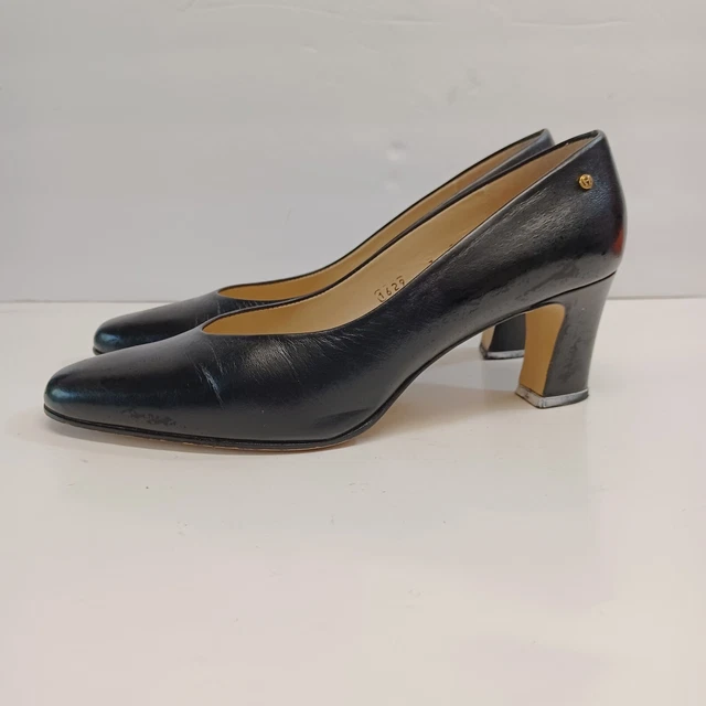 etienne aigner pumps