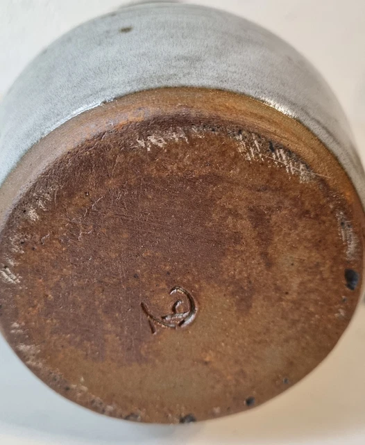 Belle verseuse en grès vernissé, oiseau stylisé, signature à décrypter 9