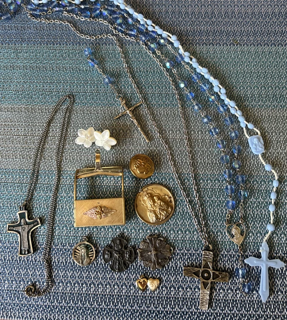Grandpa´s Vintage Junk Drawer Lot # 2 (religious)