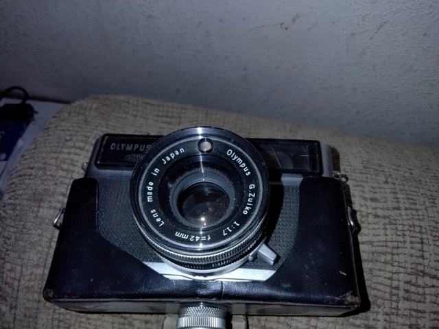 Dos cámaras vintage con estuches. ¡No sabes si funcionan!¡!