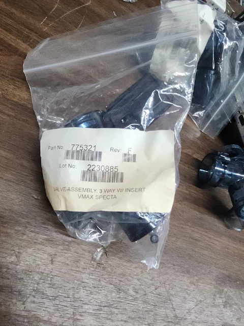 Vmax Carefusion 775321 Valve ASSY 3 Way W/ Insert Rev F
