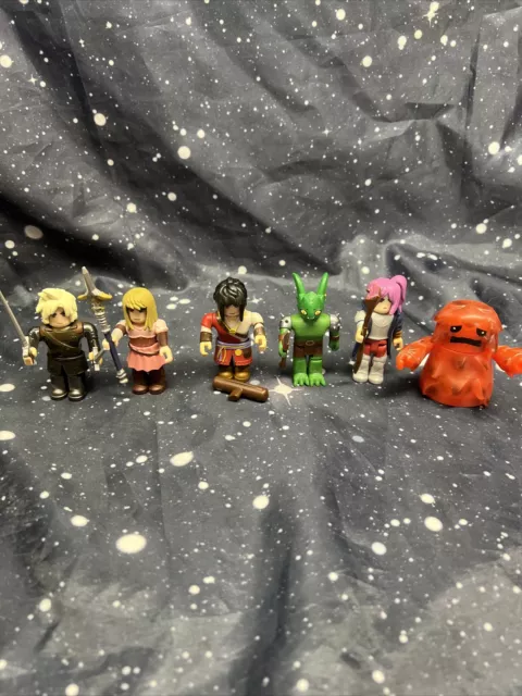 Roblox World Zero Action Figure 6-Pack [Includes 500 Robux Gift Card!]