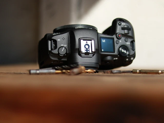 Canon EOS R5 45,0MP Appareil-Photo - Noir (Seulement Boîtier