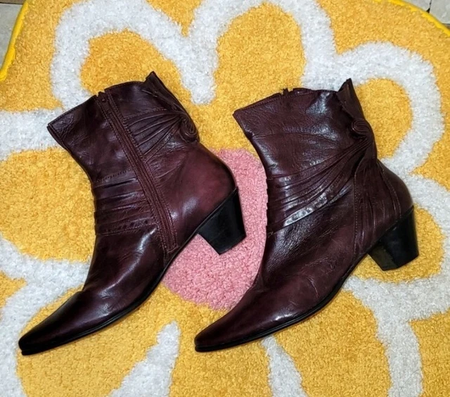 Everybody By B.Z Moda Boots Vintage Women's 8 plum purple soft leather Everybody By B.Z Moda Boots Vintage Women's 8 plum purple soft leather