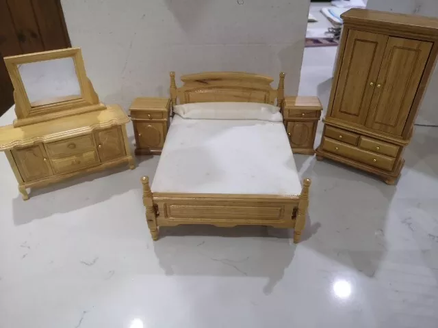 SUE RYDER DOLLS House Furniture 1 12 Double Bed Drawers Wardrobe