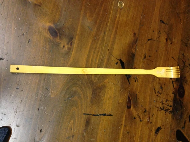 WOODEN BACK SCRATCHER LONG REACH HANDLE Pick Itch Relief Massage Tool