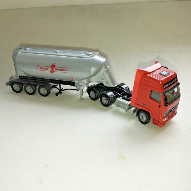 TRACTEUR VOLVO FH GLOBETROTTER AVEC SEMI-REMORQUE GLACE