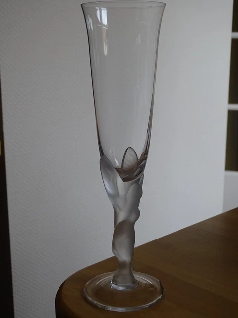 FABERGE 1 VERRE A VIN EN CRISTAL SATINE SOUFFLE MODELE BALLERINE PAVLOVA SIGNE