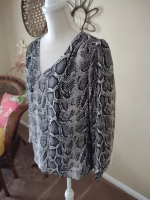 Rebecca Taylor Animal Print Silk Blouse Long Sleeve V neck 2