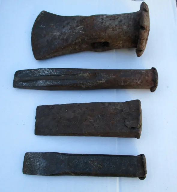 Outils anciens Coins en acier pour fendre le bois