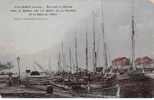 33 - BLAYE - SAN29608 - bateaux au Refuge dans le chenal sur les Bords de la Gi