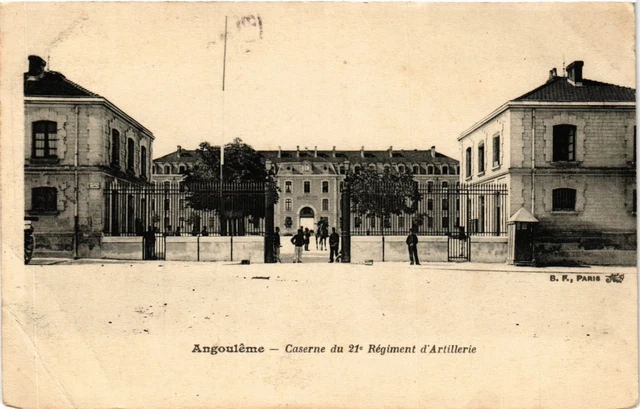 CPA AK Militaire Angouleme - Caserne du 21 Regiment d'Artillerie (362587)