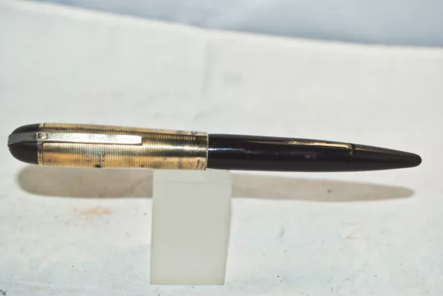 1940's EVERSHARP DECO Skyline ink fountain Pen.