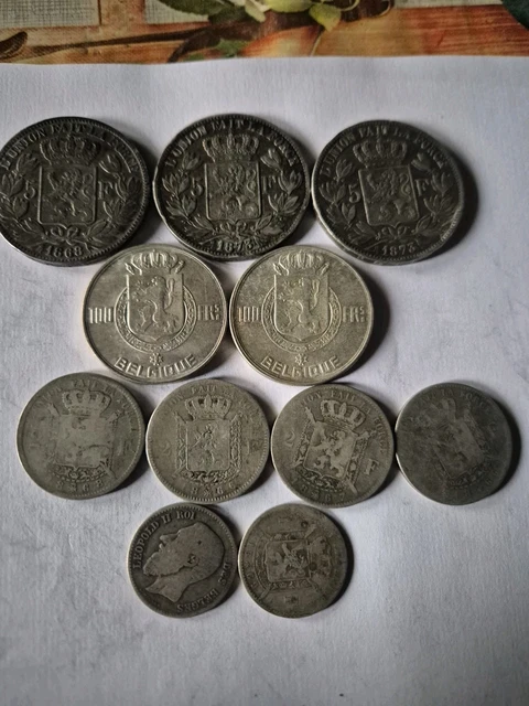 Clous anciens dans objets du xixe siècle et avant