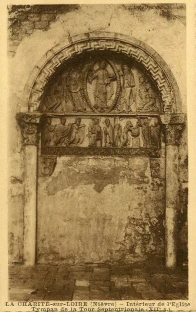 LA CHARITE SUR LOIRE Intérieur de l'église Tympan de la Tour Septentrionale