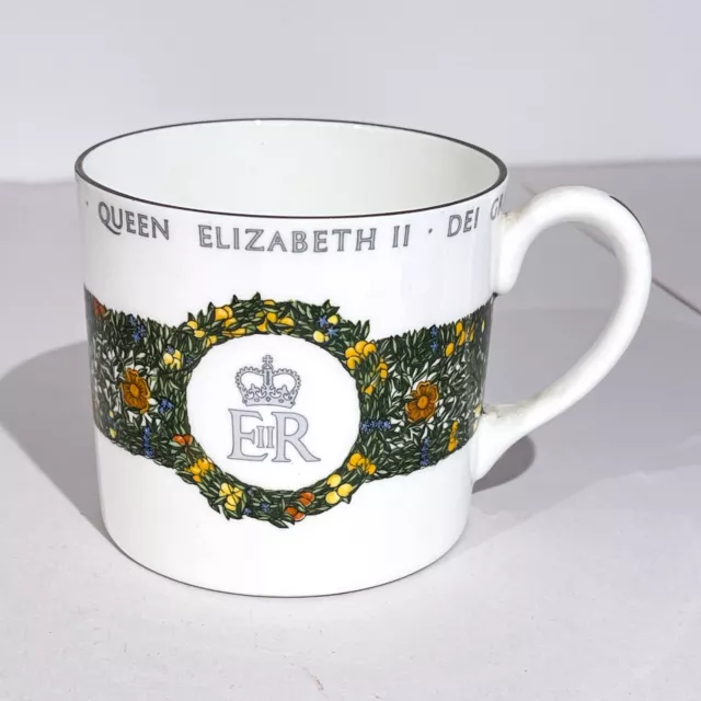 Vintage Crown Staffordshire Bone China Queen Elizabeth Ii Silver Jubilee Mug