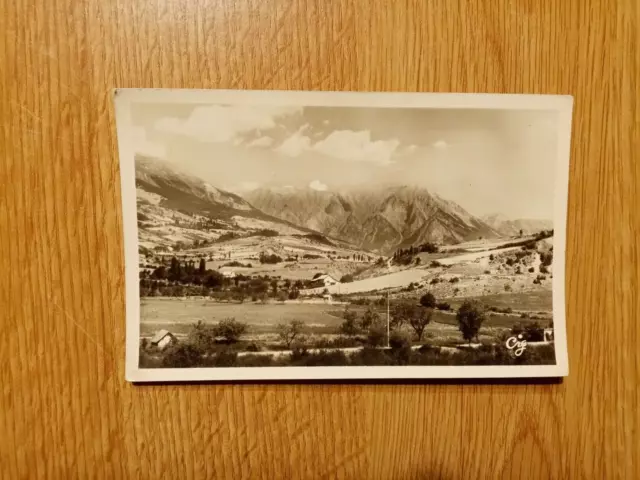 Carte Postale - Embrun, Hautes-Alpes, les montagnes de Châteauroux