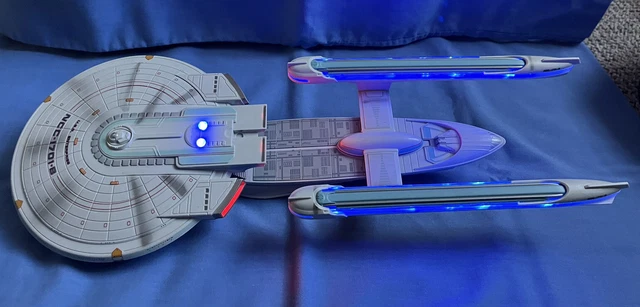 Diamond Select Star Trek Enterprise NCC-1701 Modellbausatz - 40th Anniversary