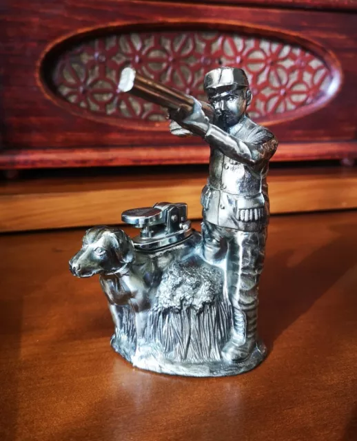 Ancien Vintage Briquet de Table Chasseur avec son Chien Gaz Lighter Collection