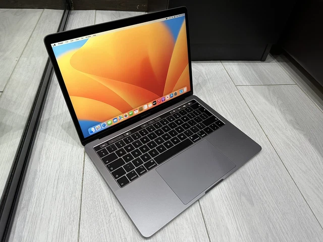 Apple MacBook Pro Retina 13.3" 2019 512GB SSD 8GB Ram 2.4GHz Core i5 Space Grey