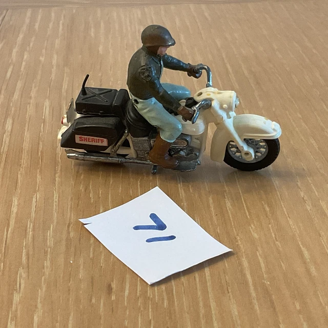 VINTAGE BRITAINS US Sheriff on a Harley-Davidson motorcycle 1:32