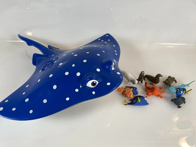 Finding nemo 2025 stingray toy