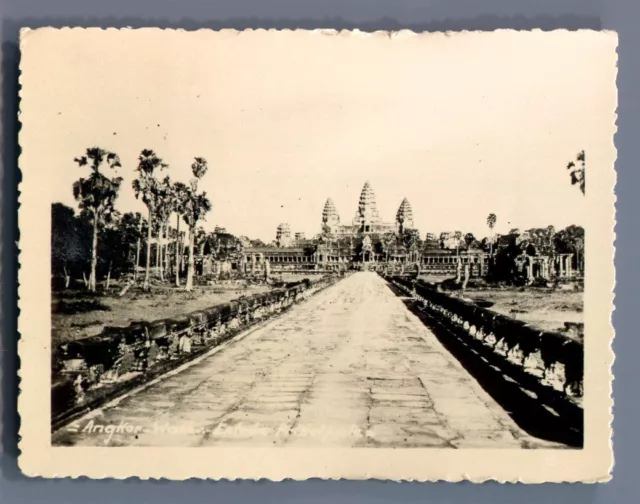 Cambodge, Angkor Vat  Vintage silver print.  Tirage argentique d&#039;époque