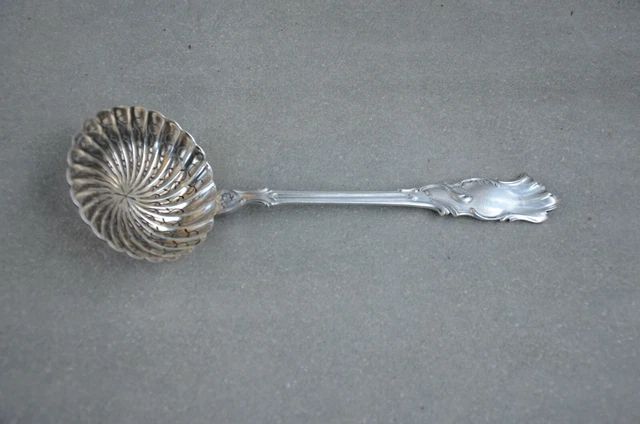 CUILLERE A SUCRE SAUPOUDREUSE EN ARGENT MASSIF POINCON MINERVE XIX ième