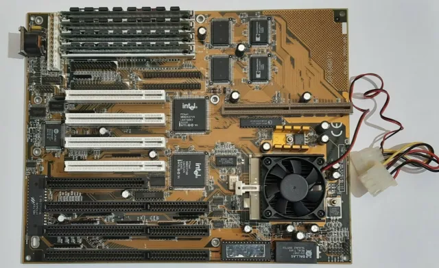 Gigabyte GA-586ATV Sockel 7 ISA Mainboard + Intel Pentium MMX 200MHz + 64MB RAM