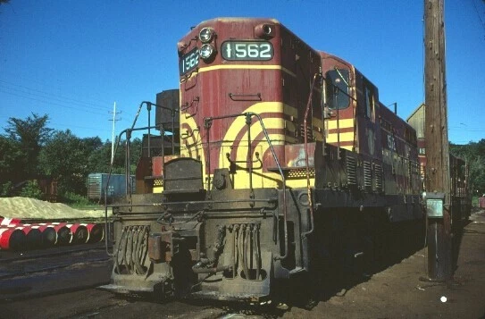 B&M 1562 Gp-7 Mechanicville Ny (Boston & Maine) Original Slide 06-28-70 T18-15