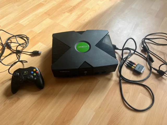 Microsoft Xbox Classic + Controller