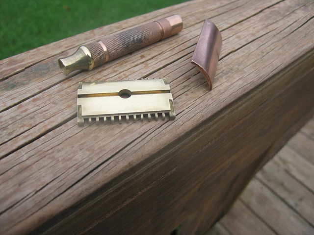 Nice Gillette 1930's New Type with Bar Handle Gold Tone DE Safety Razor 2