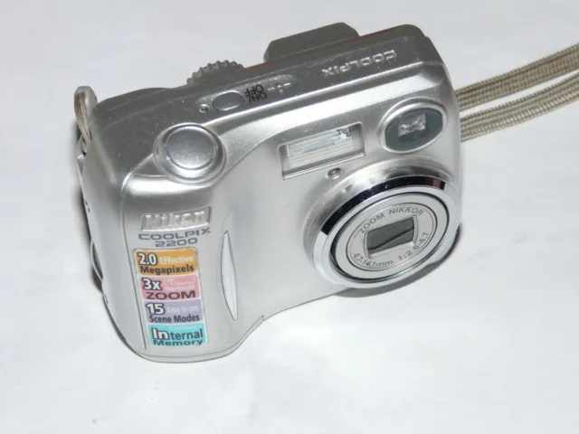 Appareil Photo Digital Nikon Coolpix 2200 - Argent